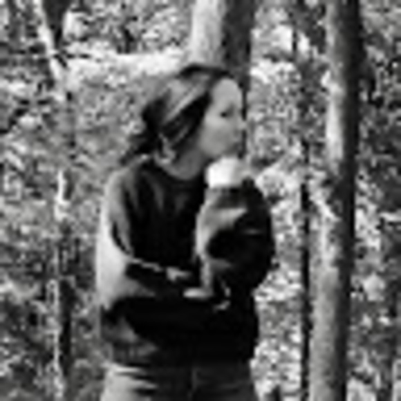 Meet your Posher, Anne-lise - Picture 1 of 1